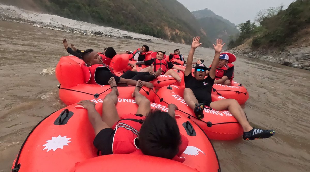 दोलालघाटदेखि पचुवारघाटसम्म रिभर ट्यूबिङ सुरु
