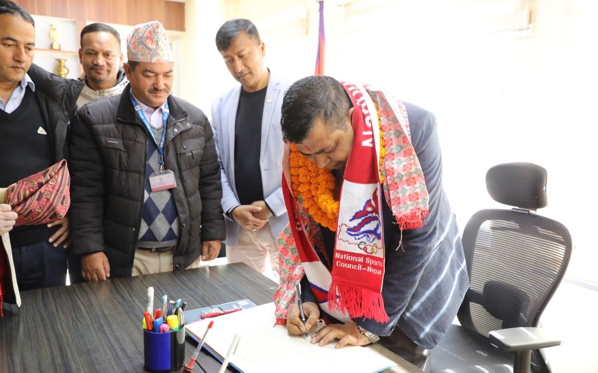 राखेप सदस्यसचिव रामचरित्रले गरे पदभार ग्रहण