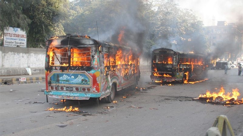 दुई बसमा आगलागी