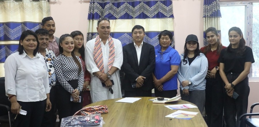 राष्ट्रपति खेलकुद महिला सहभागिता अभिबृद्धि कार्यक्रममा परिचालन हुने टोलीको बिदाइ