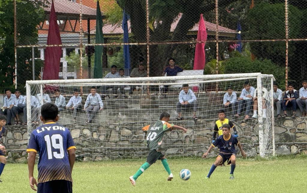 ज्ञान कार्निभल बास्केटबलको गर्ल्समा रेडियन्ट पब्लिक विजयी