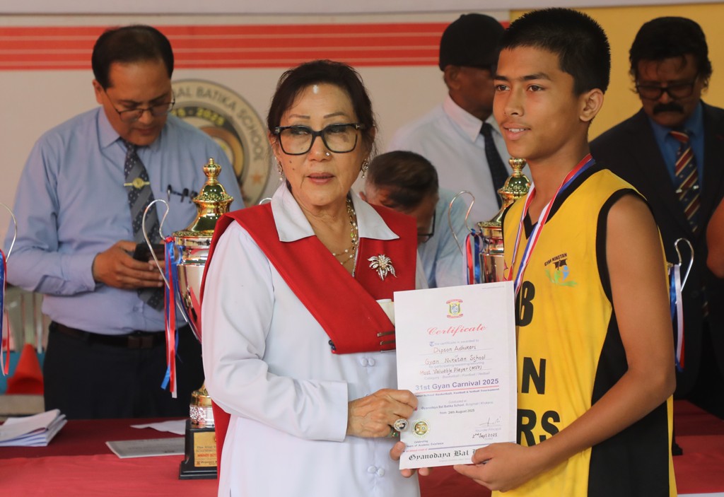 बास्केटबल र फुटबलको उपाधि ज्ञान निकेतन, रिब्स र एलएलाई 